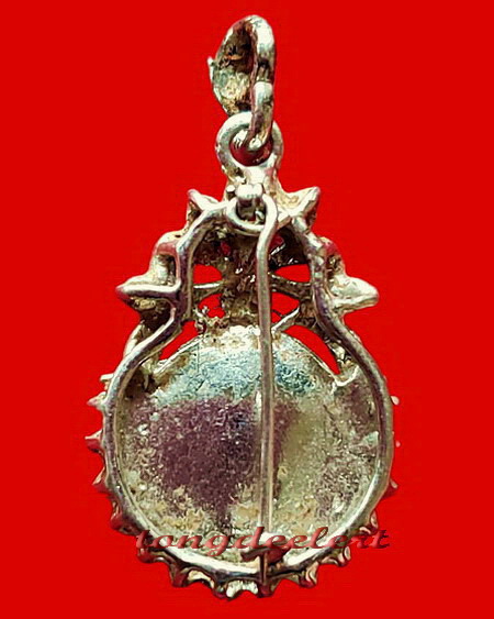 ล็อกเก็ตหลวงพ่ออุตตมะ วัดวังก์วิเวการาม จ.กาญจนบุรี รุ่นเก่า หายากค่ะ