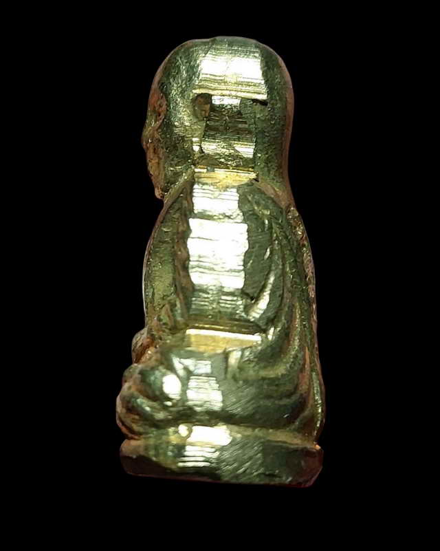 รูปเหมือนปั้มหลวงพ่อเงินเนื้อทองเหลืองกะไหล่ทอง 400