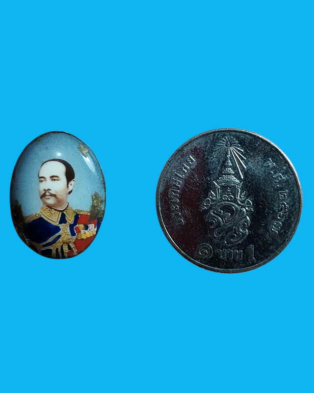 ล็อกเก็ตในหลวง ร.๕ พิมพ์เล็กครึ่งองค์ หลวงปู่ทิม ปลุกเสก วัดไผ่ล้อม ปี 2514 จ.ระยอง