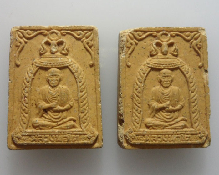 *** จ.จันทบุรี *** พระผงรูปเหมือน สมเด็จฯโต ออกวัดเกาะลอย ปี๒๕๓๙ (๒องค์)