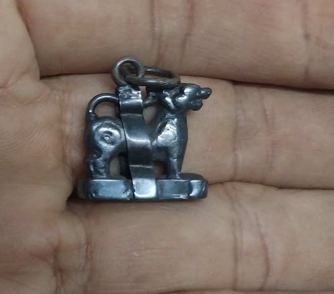 สิงห์หลวงพ่อกวย***เนื้อเงิน***บัตรท่าพระจันทร์