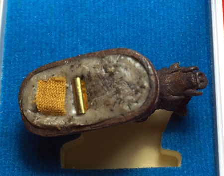 หมูมหามงคลคูณทอง หลวงพ่อคูณ วัดบ้านไร่ ปี2553 ทองแดงเถื่อน ใต้ฐานอุดผงจีวรเกศา+ตะกรุด เลข3191+กล่อง