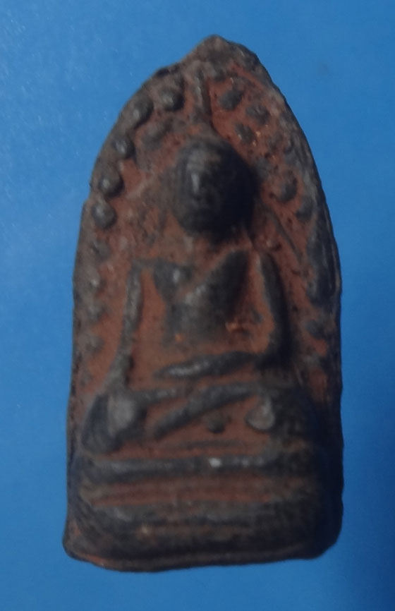 พระรอดหลังสถูป