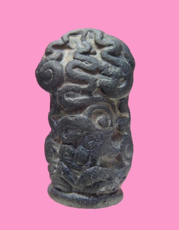 พระกริ่งเนื้อดินผสมผง หลังยันต์ยุ่ง