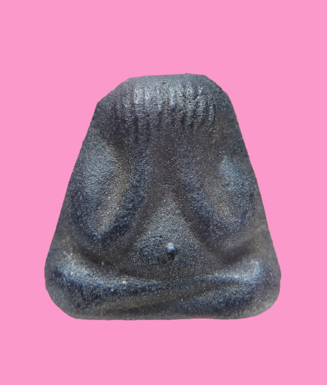 พระปิดตา เนื้อผงคลุกรัก