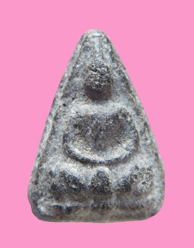 พระนางพญาสมาธิ ฐานบัวคว่ำบัวหงาย เนื้อผง เก่า