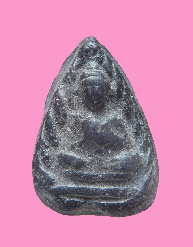 พระกลีบบัว เนื้อดิน ปางสนเข็ม