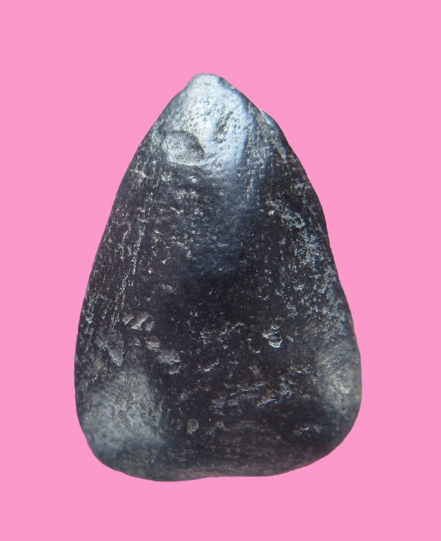 พระกลีบบัว เนื้อดิน ปางสนเข็ม