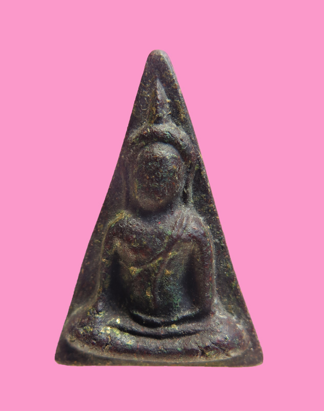 นางพญา มะ อะ อุ อาจารย์ฝั้น อาจาโร ปี19 องค์นี้มีทองอยู่ในเนื้อเยอะ