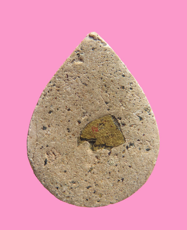 พระผง พิมพ์หยดน้ำ หลวงพ่อวัดไร่ขิง รุ่นยกช่อฟ้า มีหนังหลวงพ่อ(รักทองที่ลอกจากองค์จริง)