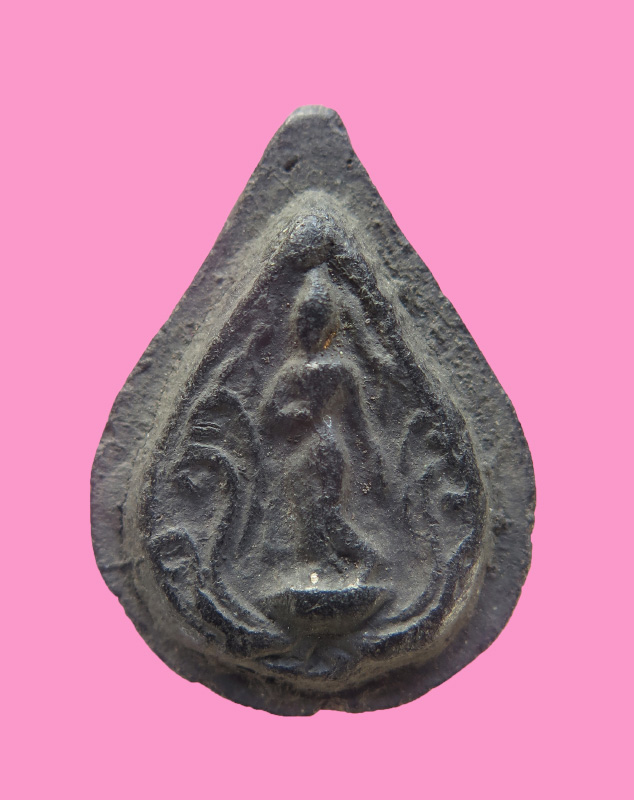 พระลีลา พิมพ์กลีบบัว เนื้อผงคลุกรัก