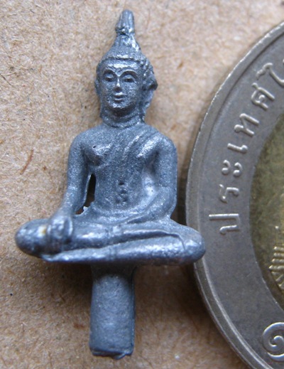 พระยอดธงทองมา รุ่น๑ เนื้อตะกั่วเถือน วัดป่าดอนใหญ่พุทธาราม นครราชสีมา ปี57(หลวงพ่อทองปลุกเสก)+กล่อง