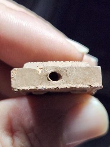 วัดญาณเสน อยุธยา พระผงรูปเหมือนซุ้มระฆัง หลวงปู่ชื้น ปี 2546 เนื้อดินเกาะยอ สร้าง 108 องค์