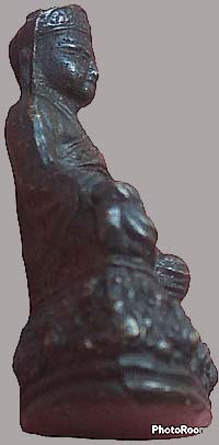 *รูปหล่อไต้ฮงกง รุ่นสาม ปี๒๕๒๒ สร้างโดยมูลนิธิป่อเต็กตึ๊ง หลวงปู่โต๊ะ วัดประดู่ฉิมพลี ร่วมปลุกเสก*