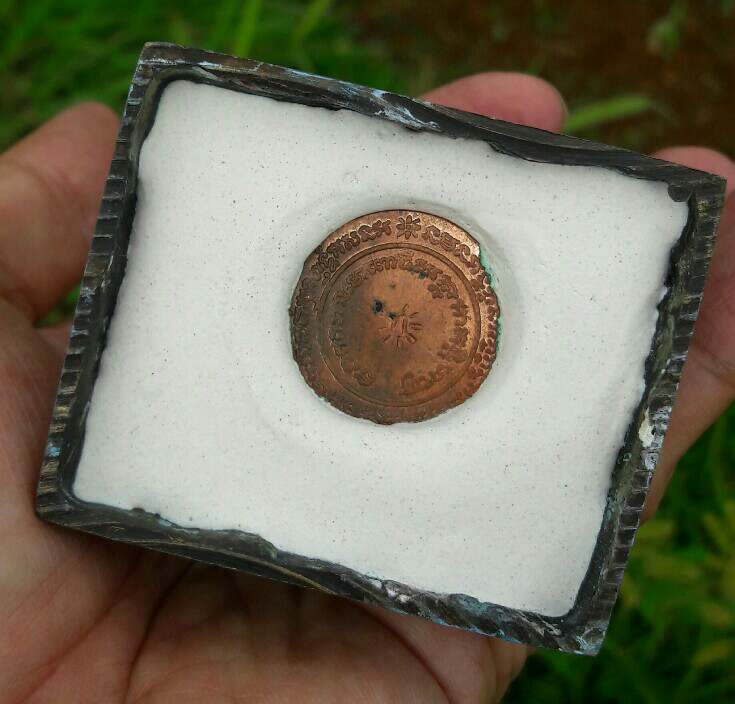 พระบูชาหลวงปู่ทวด พิมพ์ ลอยองค์ หน้าตัก 2 นิ้ว เนื้อโลหะ วัดช้างให้ ปี 2555 เคาะเดียว