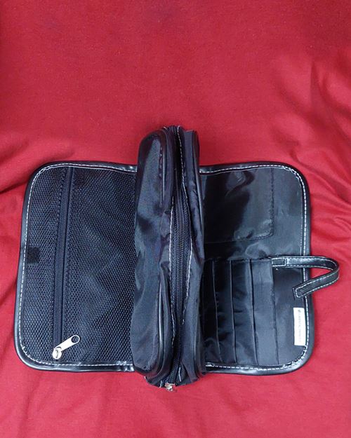 (ปิด69-) กระเป๋าหิ้วสีดำ 8.5x11.5นิ้ว (สภาพไม่ได้ใช้)