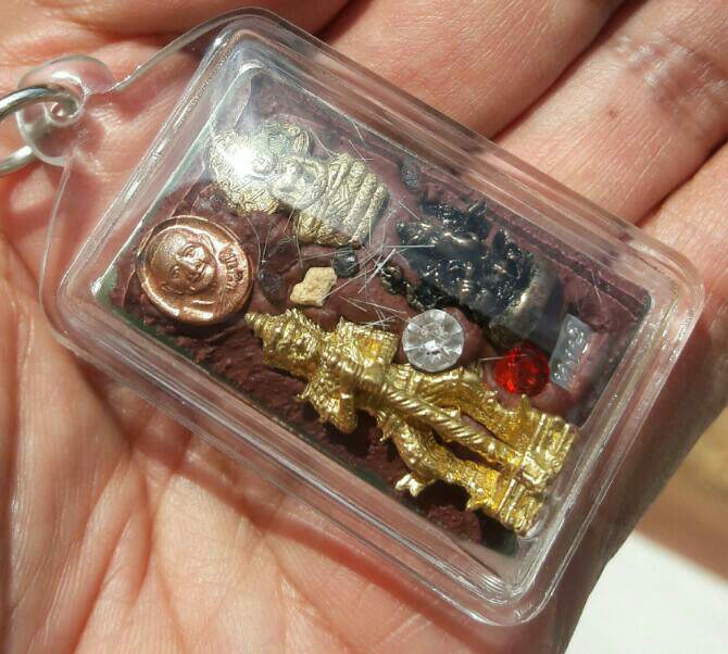 สมเด็จพิมพ์ใหญ่ เนื้อหินสีหยกแกะ หลวงปู่หงษ์ พรหมปัญโญ ด้านหลังจัดเต็ม จ.สุรินทร์ เคาะเดียว