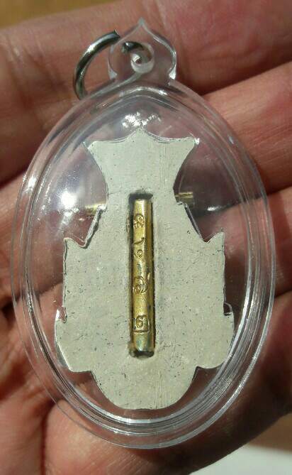 เศียรพ่อแก่ หลวงพ่อเมียน กัลยาโณ วัดบ้านจะเนียงนาราม ตะกรุดทองคำ 2 ดอก จีวร เคาะเดียว  