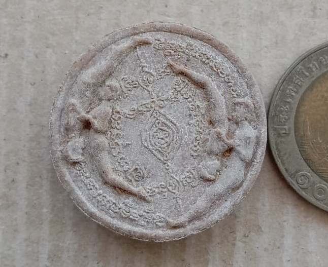 สุดยอดบัวบังใบ รุ่นแรก พระอาจารย์หนุ่ม วัดบางแวก เนื้อผง รุ่นแรก อาจารย์ประคองร่วมเสก