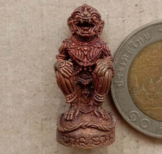 หนุมาน ชนะมาร เนื้อทองแดง อุดผงพรายกุมาร มวลสารเกจิภาคตะวันออก วัดอีแงว จันทบุรี ปี2557เลข8636+กล่อ