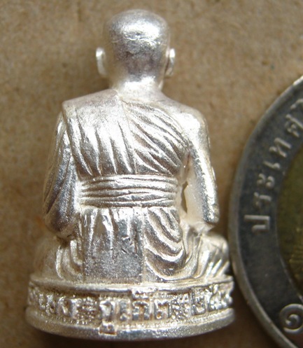 รูปเหมือน(อุดกริ่ง)เนื้อเงิน หลวงพ่อแช่ม วัดฉลอง จ.ภูเก็ต ปี2538 รุ่น แขนทะลุ พร้อมกล่องเดิม