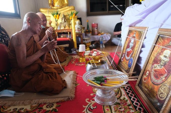 เหรียญห่วงเชื่อม หลวงปู่บุญมา สำนักสงฆ์เขาแก้วทอง ปราจีนบุรี ทองแดงรมดำหน้าชุบเงิน ลงยา เลข117+กล่อง