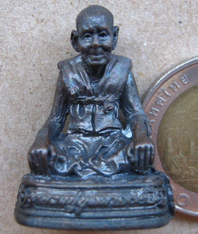 รูปเหมือนหลวงปู่บุดดา วัดกลางชูศรีเจริญ จ.สิงห์บุรี ก้นเงิน กริ่งดัง