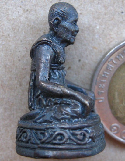 รูปเหมือนหลวงปู่บุดดา วัดกลางชูศรีเจริญ จ.สิงห์บุรี ก้นเงิน กริ่งดัง