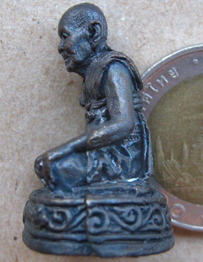 รูปเหมือนหลวงปู่บุดดา วัดกลางชูศรีเจริญ จ.สิงห์บุรี ก้นเงิน กริ่งดัง