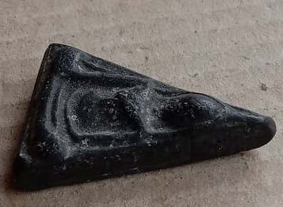 พระนางพญา เนื้อผงใบลานหลังตะแกรงดิน หลวงพ่อเทียม วัดกษัตราธิราช จ อยุธยา ปี2519