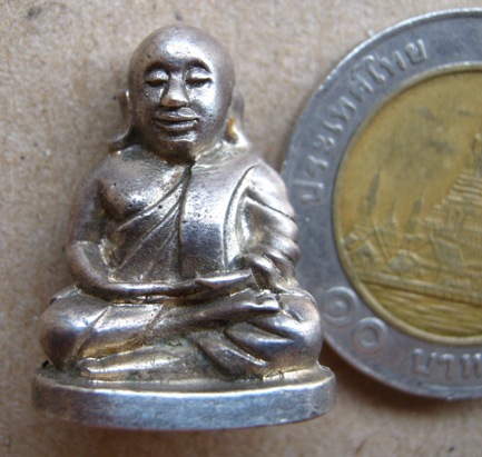 รูปหล่อหลวงพ่อเงิน วัดบางคลาน เนื้อเงิน ไม่ทราบที่