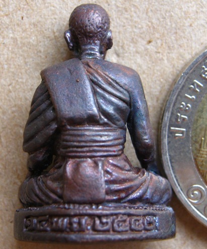 รูปหล่อหลวงพ่อคูณ วัดหนองโจด จ.นครราชสีมา ปี2542เนื้อนวะ โค้ด"กรรมการ๙๙๙"สร้าง2000องค์ พร้อมกล่องเดิ