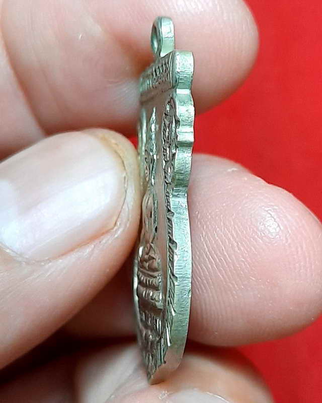 เหรียญหลวงพ่อแดง วัดทับนา จ.ชัยนาท ปี ๒๕๑๒ รุ่นแรก เนื้ออัลปาก้า หลวงพ่อกวย หลวงพ่อมุ่ยปลุกเสก