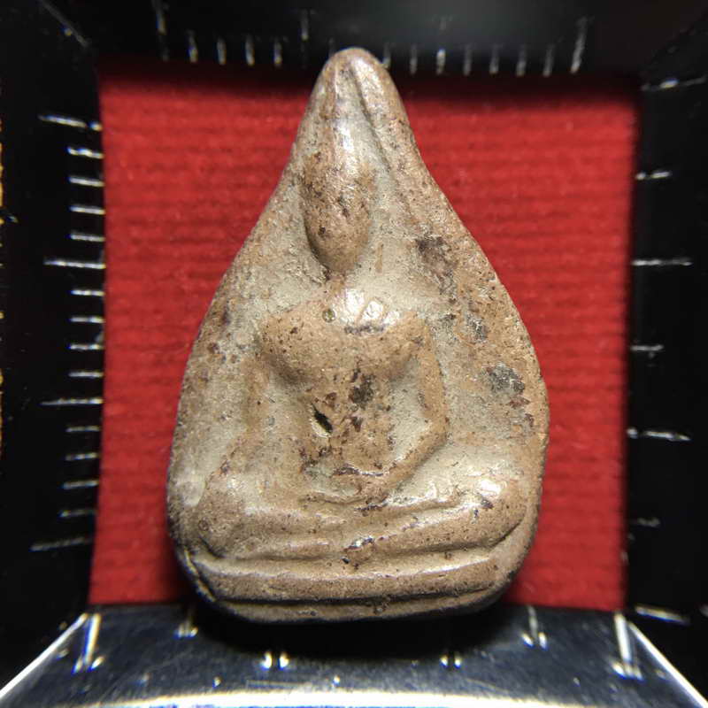 พระนางพญากลีบบัว กรุลานดอกไม้ สุโขทัย 