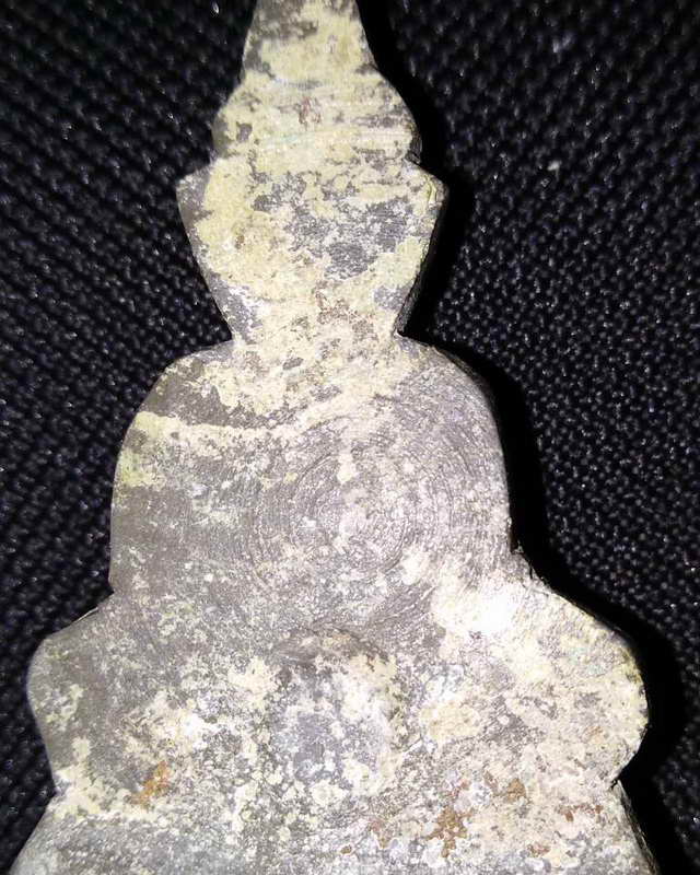 พระท่ากระดานหลวงพ่อนารถพิมพ์หน้าหนุ่ม ปี 2520หลังวงเดือน