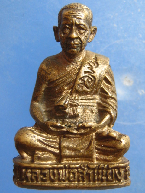 รูปหล่อ หลวงพ่อสำเนียง วัดเวฬุวนาราม นครปฐม