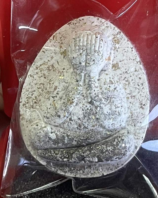 พระปิดตาปลดหนี้จัมโบ้ 1 รุ่นแรก หลวงปู่รอด วัดโคกกรม จังหวัดสุรินทร์ 2