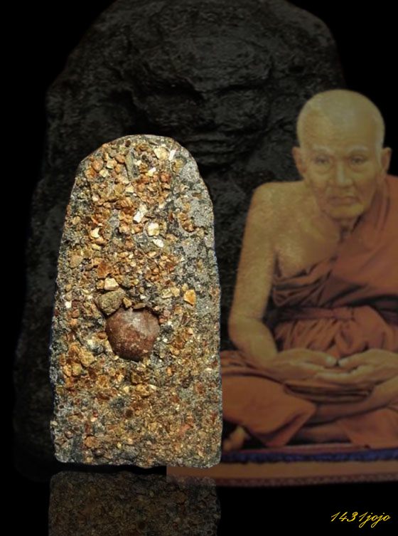 เสกนาน3ปีพิธีใหญ่ๆ ปาฏิหาริย์หลวงพ่อทวด วัดห้วยมงคล รุ่นลายเซ็นต์ ปี49 พิมพ์พระรอด หลังโลหิตธาตุ