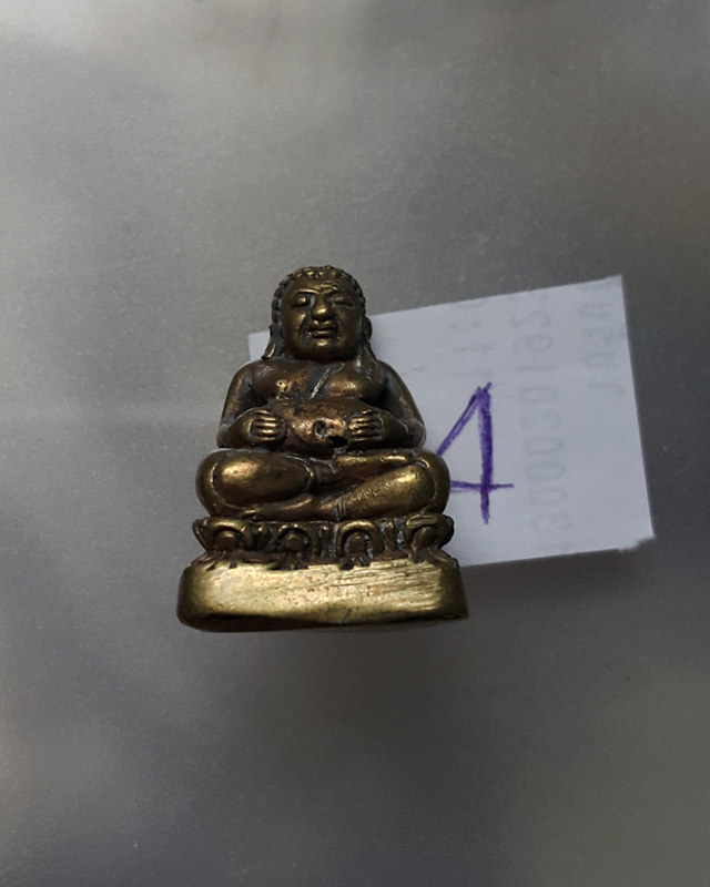 พระสังข์กระจายย์ รุ่นเรียกทรัพย์นำรวย อ.แดง วัดไร่ ปัตตานี ปี2552 เนื้อฝาบาตร ตอกโค้ต ด