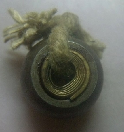 **เบา​ๆ​**ลูกสะกดเนื้อโลหะผสมออกสำริด ไส้ตะกรุดทองแดง มีจารเก่า ไม่ทราบที่**สวยๆ เชิญชมครับ 