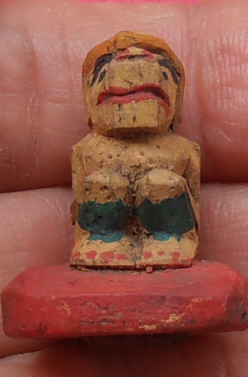 หนุมานไม้แกะ ลงสี อุดผงใต้ฐาน