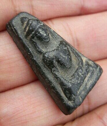 พระผงสุพรรณ หลวงพ่อมุ่ย กรุโบสถ์ใหม่ เนื้อดำ ปี 2511 วัดดอนไร่ จ.สุพรรณบุรี เคาะเดียว