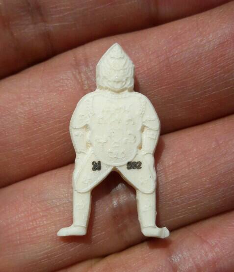 หุ่นพยนต์ หลวงพ่อเมียน กลฺยาโณ รุ่นเมียนทรัพย์ เมียนสุข วัดบ้านจะเนียง จ.บุรีรัมย์ เคาะเดียว