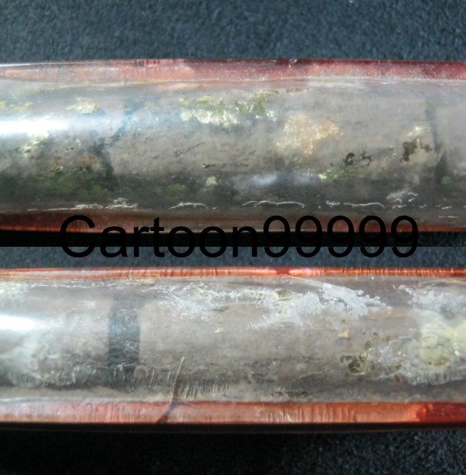 ตะกรุดไม้ปิดทอง เก่ามากๆ เลี่ยมแบบโบราณครับ