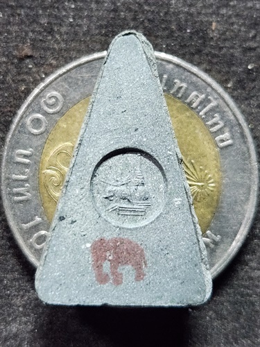 พระผงสุพรรณ หลังเจดีย์ยุทธหัตถี สร้างโดยจังหวัดสุพรรณบุรี ปี 2535