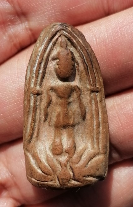 พระร่วงยืน(ปางเปิดโลก) หลวงพ่อกวย วัดโฆสิตาราม จ.ชัยนาท ยุคต้น เคาะเดียว  