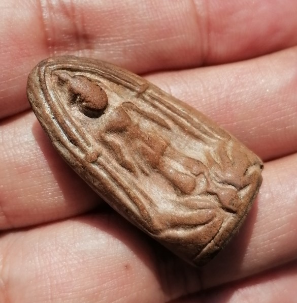 พระร่วงยืน(ปางเปิดโลก) หลวงพ่อกวย วัดโฆสิตาราม จ.ชัยนาท ยุคต้น เคาะเดียว  