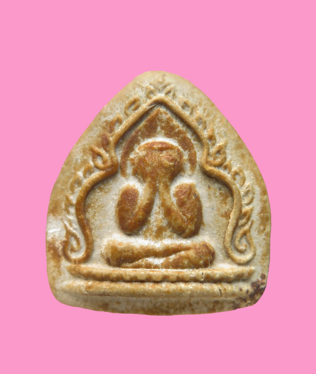 พระปิดตาพิมพ์ซุ้มกระจัง เจ้าคุณวิเชียร วัดเครือวัลย์ ปี2506