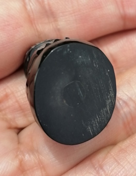 เสือหลวงพ่อเปิ่น รุ่นไตรมาส 44 เนื้อเขาควายแกะ อุดกริ่ง วัดบางพระ จ.นครปฐม ปี 2544 เคาะเดียว