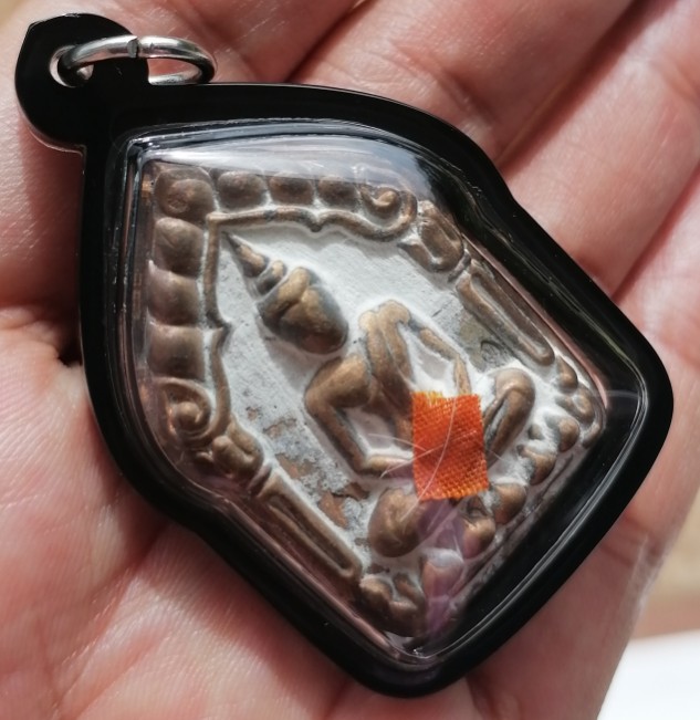 ขุนแผนชินบัญชร เนื้อสัมฤทธิ์ หลวงพ่อเมียน วัดจะเนียงวนาราม จ.บุรีรัมย์ ปี 2557 หมายเลข 317 เคาะเดียว